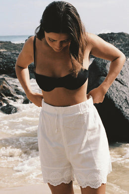 Commonplace - Alba Short,White