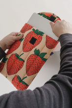 Baggu - Puffy Laptop Sleeve 13", Strawberry
