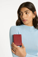 Status Anxiety - Lumen Wallet, Rouge