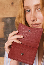 Status Anxiety - Lumen Wallet, Rouge
