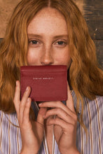 Status Anxiety - Lumen Wallet, Rouge