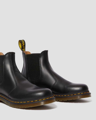 Dr Martens - 2976 Smooth Leather Chelsea Boot, Black / Yellow Stitch