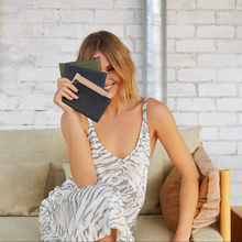 Status Anxiety - Avoiding Things Wallet, Black