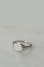 Sophie - Sweet Signet Ring, Silver