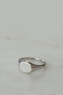 Sophie - Sweet Signet Ring, Silver
