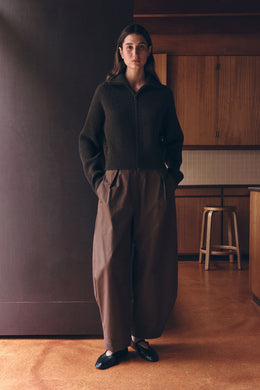 Assembly Label - Lola Barrel Pant, Ganache