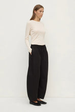 Assembly Label - Lola Barrel Pant, Black