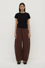 Assembly Label - Lola Barrel Pant, Ganache