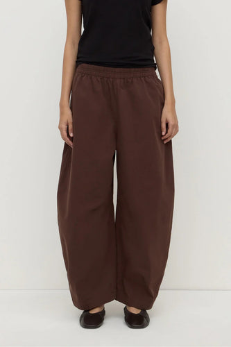 Assembly Label - Lola Barrel Pant, Ganache