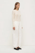Assembly Label - Lola Barrel Pant, White