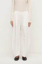 Assembly Label - Lola Barrel Pant, White