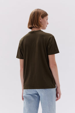 Assembly Label - Everyday Organic Logo Tee, Clove/White