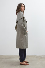 Commonplace - Lady Gingham Trench, Black White