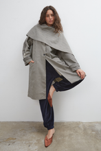 Commonplace - Lady Gingham Trench, Black White