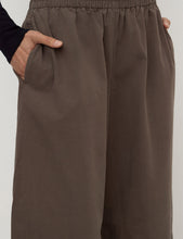 Assembly Label - Lola Barrel Pant, Bark