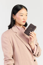 Saben - Winona Card Holder, Cacao