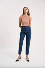 Neuw - Lola Mom Jean, Vibe