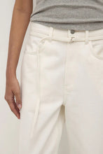 Assembly Label - Loose Fit Jean, Vintage White