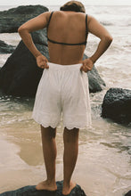 Commonplace - Alba Short,White