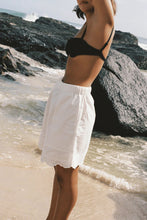 Commonplace - Alba Short,White