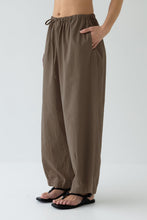 Sophie - Effortless Pant, Cocoa