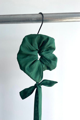 Caitlin Snell - Eva Zero Waste Scrunchie w Detachable Bow, Forest