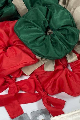 Caitlin Snell - Eva Zero Waste Scrunchie w Detachable Bow, Red