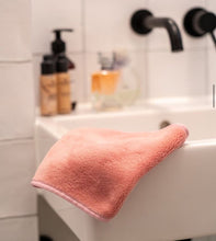 Take It Off - Makeup Removal Towel, Pink