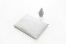 Status Anxiety - Antiheroine Clutch, Light Grey