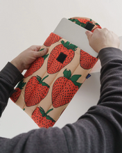 Baggu - Puffy Laptop Sleeve 13", Strawberry