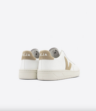 Veja - V12 Leather Sneaker, Extra White Dune