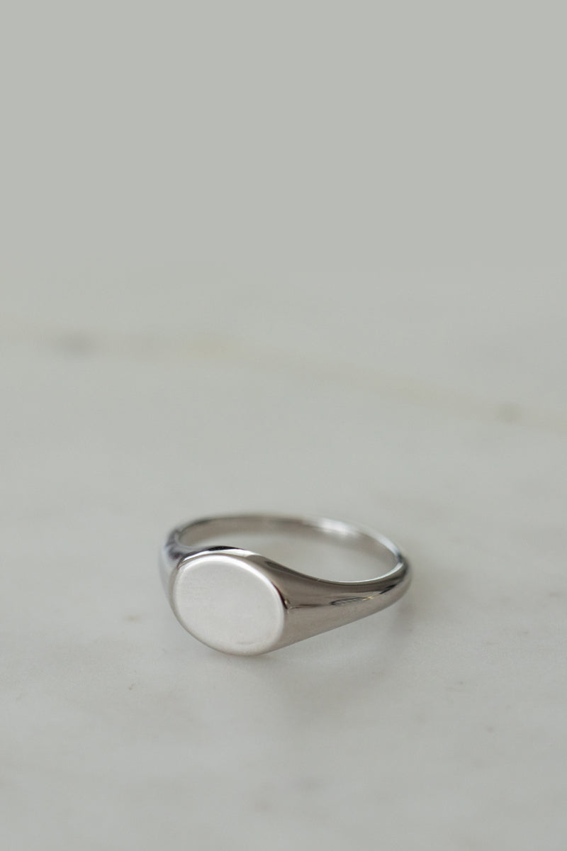 Sophie - Sweet Signet Ring, Silver