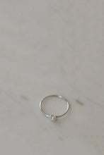 Sophie - Mini Pearl Ring, Silver