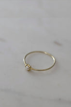 Sophie - Mini Pearl Ring, Gold